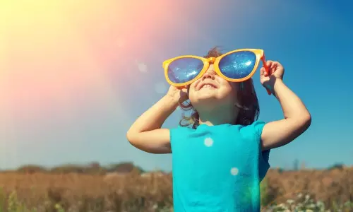 கண் பாதுகாப்பு குறித்து குழந்தைகளிடையே விழிப்புணர்வு ஏற்படுத்தவேண்டும்