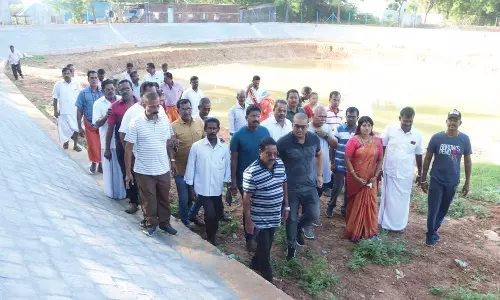 நாகர்கோவில் மாநகர பகுதியில் குளங்கள் தூர்வாரும் பணி, மேயர் மகேஷ் திடீர் ஆய்வு