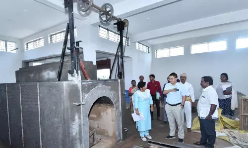 திட்டப்பணிகள் குறித்து அதிகாரிகள் களஆய்வு