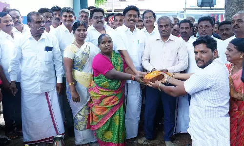 கந்திலி ஒன்றியத்தில் தார்சாலை, கழிவுநீர் கால்வாய் பணி