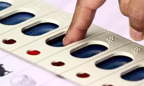 வாக்குச்சாவடிகளை ஆய்வு செய்து அறிக்கை அளிக்க வேண்டும்