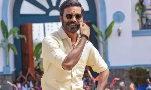 தனுஷ் ரசிகர்கள் செயலால் நெகிழ்ந்து போன பொதுமக்கள்