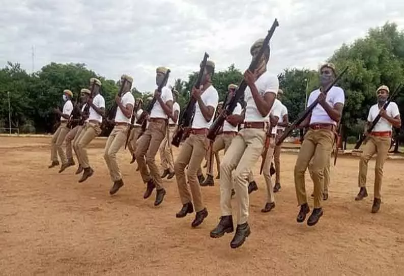 பெரம்பலூரில் ஆயுதப்படை காவலர்களுக்கு பயிற்சி பெரம்பலூரில் ஆயுதப்படை காவலர்களுக்கு பயிற்சி