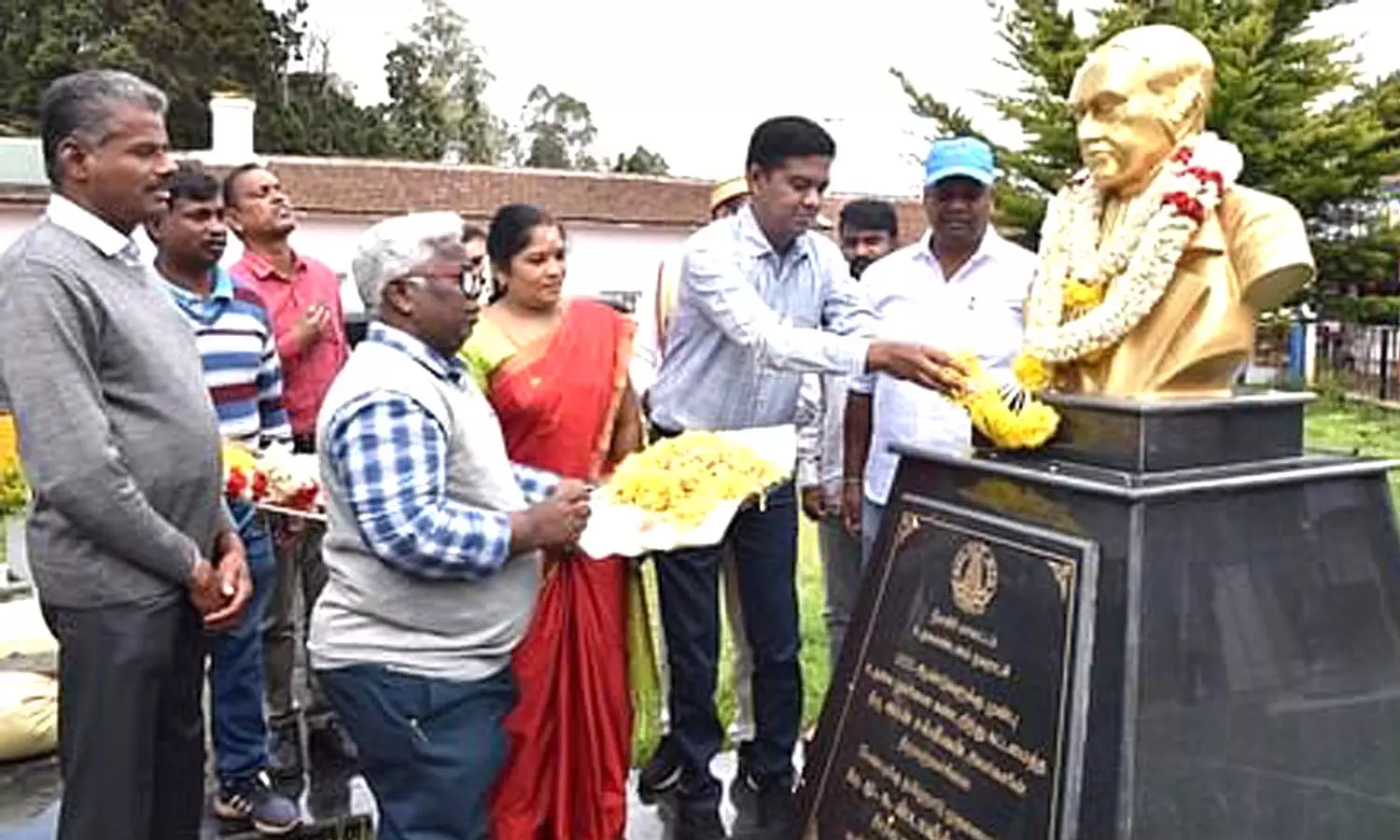 நீலகிரியில் அதிக பாதிப்பு ஏற்படும் 283 பகுதிகளில் கண்காணிப்பு தீவிரம்-கலெக்டர் அம்ரித் பேட்டி நீலகிரியில் அதிக பாதிப்பு ஏற்படும் 283 பகுதிகளில் கண்காணிப்பு தீவிரம்-கலெக்டர் அம்ரித் பேட்டி