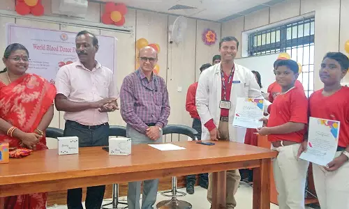 ரங்கோலி போட்டியில் வெற்றி பெற்ற அணிகளுக்கு பரிசு