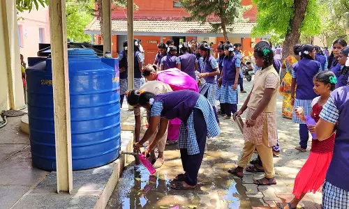 அரசு மகளிர் பள்ளியில் குடிநீர் பற்றாக்குறையால் மாணவிகள் தவிப்பு