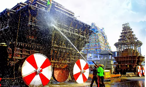 நெல்லையப்பர் கோவில் ஆனி பெருந்தேர் திருவிழா: சுவாமி-அம்பாள் உள்பட 5 தேர்கள் சுத்தப்படுத்தும் பணி தீவிரம்