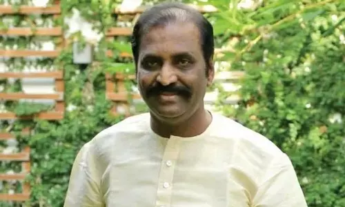 அரசியலில் நடிகர்கள் வருவது பற்றி எனக்கு ஒன்றும் தெரியாது- வைரமுத்து