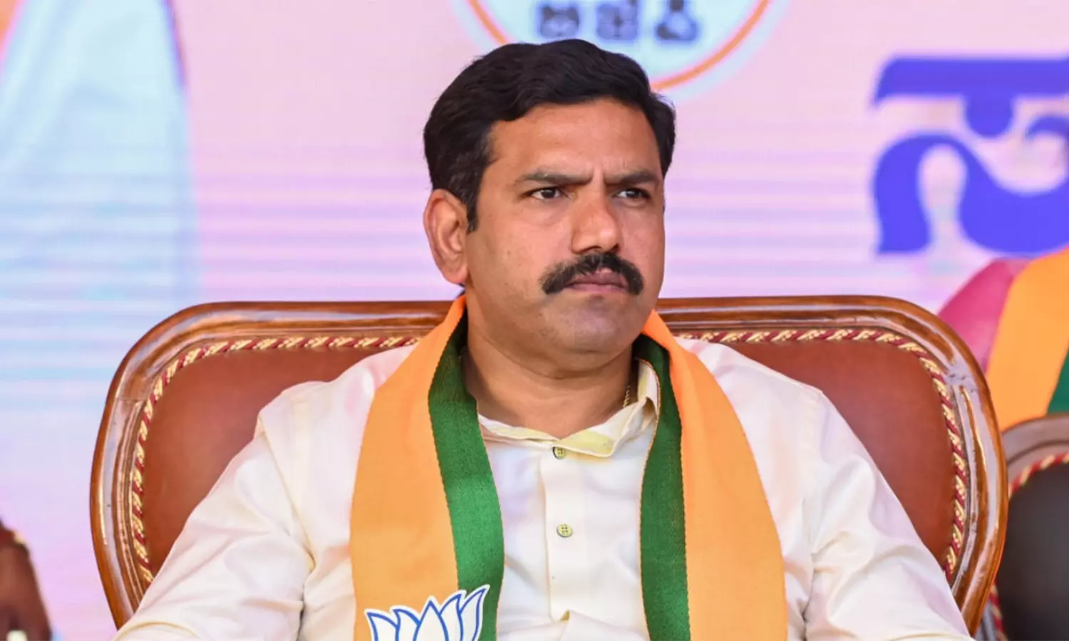 வாக்குறுதிகளை நிறைவேற்ற முடியாமல் தவிக்கும் காங்கிரஸ்: விஜயேந்திரா கிண்டல்