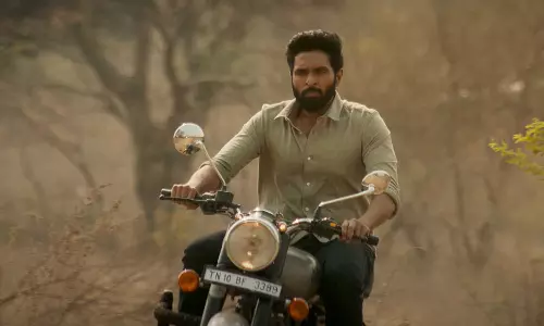 எல்லோருக்கும் கொடூரமான சாவு காத்திட்டு இருக்கு.. பாயும் ஒளி நீ எனக்கு பட டிரைலர் வைரல்