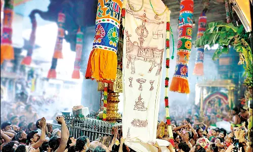 சிதம்பரம் நடராஜர் கோவிலில் இன்று பஞ்ச மூர்த்திகள் வீதிஉலா