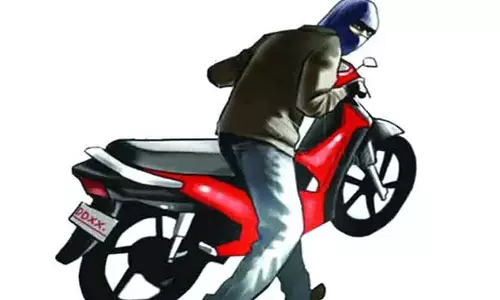 கடலூர் மஞ்சக்குப்பத்தில் மோட்டார் சைக்கிள் திருட்டு