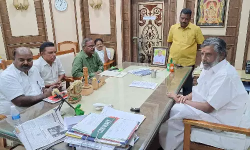 கொம்யூன் அதிகாரிகளுடன் அமைச்சர் தேனீ.ஜெயக்குமார் ஆலோசனை