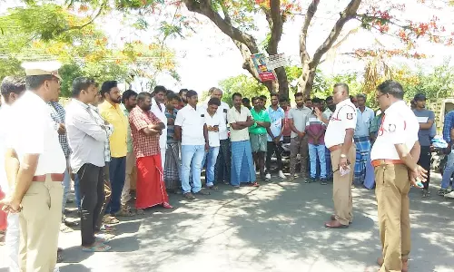 சாலை விதிகள் குறித்து விழிப்புணர்வு