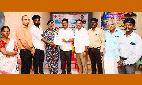 ரத்ததான முகாம்-மரக்கன்று வழங்கும் விழா