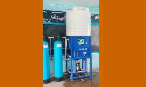 அரசு பள்ளிகளுக்கு குடிநீர் சுத்திகரிப்பு எந்திரம்