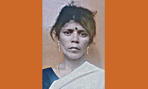 கஞ்சா பொட்டலங்கள் வைத்திருந்த பெண் கைது