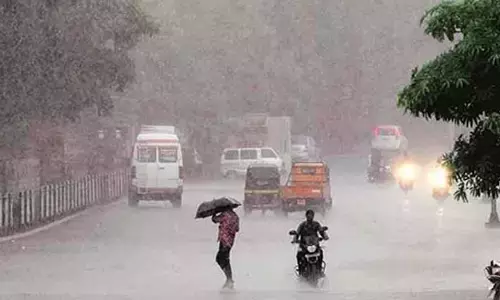 சென்னை மற்றும் சுற்றுவட்டார பகுதிகளில் காற்றுடன் கூடிய கனமழை