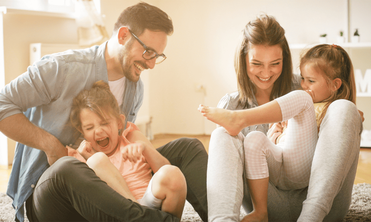 பெற்றோர் தினமும் குறிப்பிட்ட நேரத்தை குழந்தைகளுக்காக ஒதுக்குவது நல்லது...