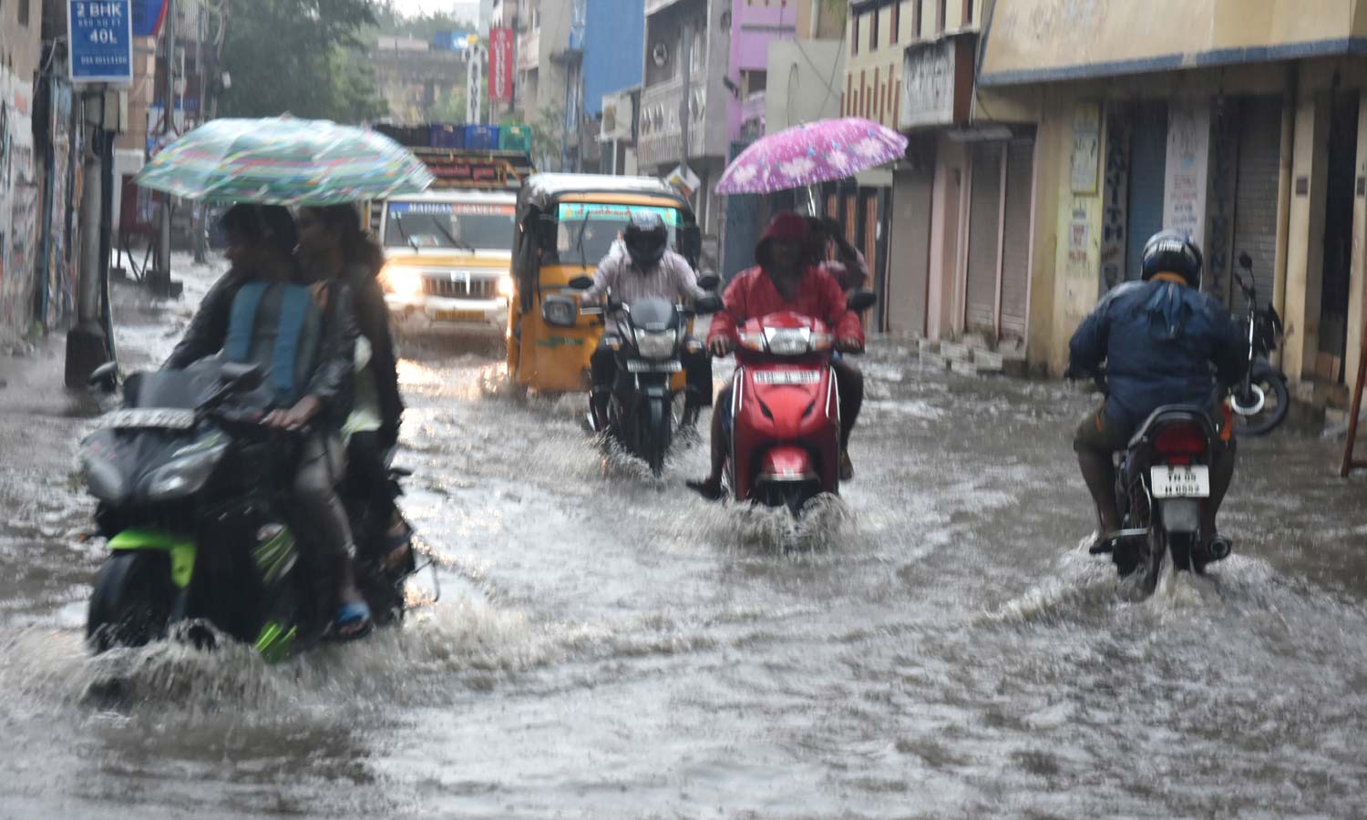 மேலடுக்கு சுழற்சி காரணமாக மேலும் 3 நாட்கள் மழை நீடிக்கும்- பெருங்குடியில் 16 செ.மீ. மழை
