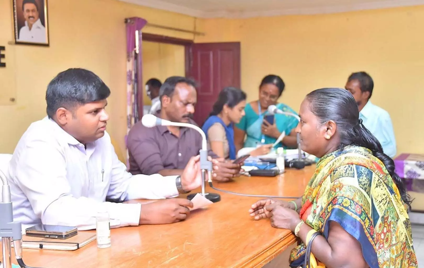 நெல்லை சந்திப்பு பஸ் நிலையம் அருகிலேயே ஆட்டோ நிறுத்தம் அமைக்க வேண்டும்- கலெக்டர் அலுவலகத்தில் மனு