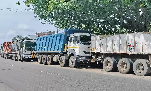 களியக்காவிளை அருகே கனிமவளங்களை கேரளாவிற்கு கடத்த முயன்ற 7 வாகனங்கள் பறிமுதல்
