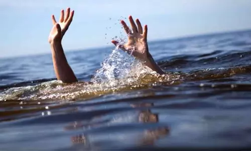 மேட்டூர் அணை நீர்த்தேக்க பகுதியில் துணி துவைக்க சென்ற பெண் நீரில் மூழ்கி சாவு