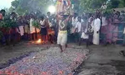 குன்னம் அருகே முத்து மாரியம்மன் கோவிலில் தீமிதி திருவிழா