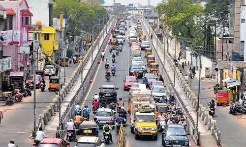 40 கி.மீ. வேகத்தை விட அதிக வேகத்தில் பயணித்தால் அபராதம் விதிக்கப்படும்: சென்னை கமிஷனர் தகவல்