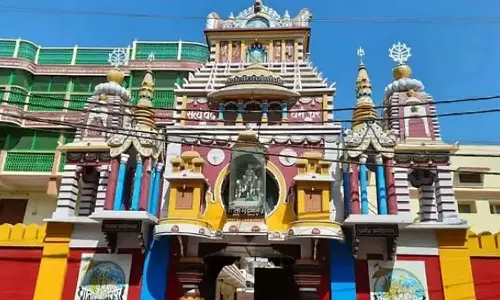 கீதா பதிப்பகத்துக்கு காந்தி விருது என்பது கோட்சே, சாவர்க்கருக்கு விருது வழங்குவது போன்றது - காங்கிரஸ்