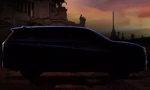 புதிய மாருதி  இன்விக்டோ முன்பதிவுகள் துவக்கம் - விரைவில் வெளியீடு!