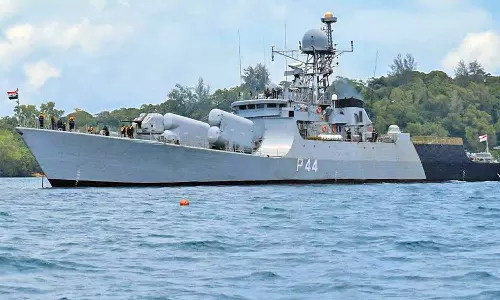 ஐ.என்.எஸ். கிர்பான் ஏவுகணை கப்பலை வியட்நாமுக்கு பரிசளித்த இந்தியா