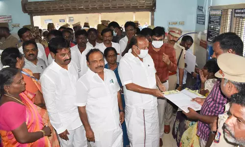 நெல்லிக்குப்பம் அருகே  விபத்தில் பலியானவர்களின் குடும்பத்திற்கு தலா 2 லட்சம் நிவாரண உதவி