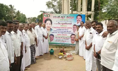 கரைப்புதூர் ஊராட்சியில் ரூ.1.66 கோடியில் வளர்ச்சிப்பணிகளுக்கு பூமி பூஜை -  எம்.எல்.ஏ., தொடங்கி வைத்தார்