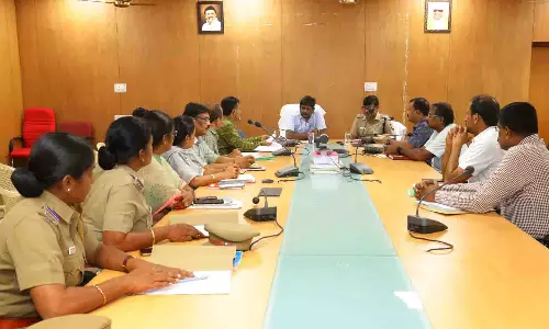 கள்ளச்சாராயம், போதைப்பொருட்களை ஒழிக்க போலீசார் தொடர்ந்து கண்காணிப்பில் ஈடுபட வேண்டும் - கலெக்டர் அறிவுறுத்தல்