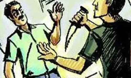 திருவிழாவில் கத்திக்குத்து