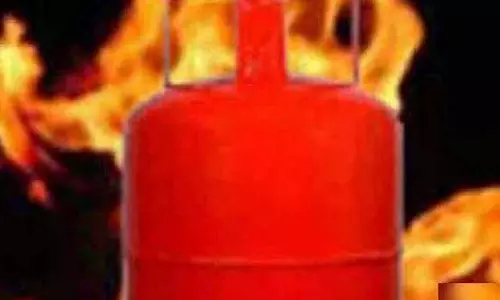 புரசைவாக்கத்தில் சிலிண்டர் வெடித்து தீவிபத்து