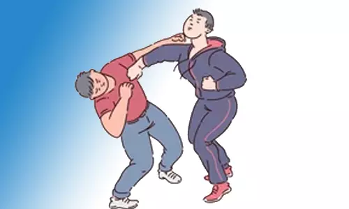 இலங்கை அகதி மீது தாக்குதல்; 2 பேர் கைது