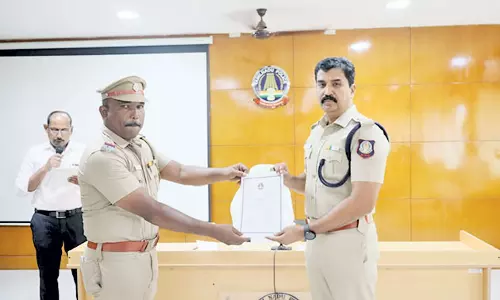 தூத்துக்குடி மாவட்டத்தில் சிறப்பாக பணியாற்றிய காவல் துறையினருக்கு பாராட்டு சான்றிதழ்