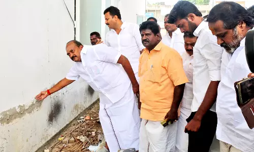 நெல்லை சந்திப்பு பஸ் நிலையத்தில் பறக்கும் புழுதியால் வியாபாரிகள், பொதுமக்கள் பாதிப்பு- தச்சை கணேசராஜா குற்றச்சாட்டு