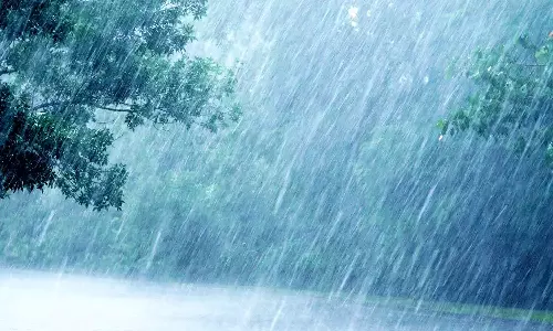அணை பகுதிகளில் பரவலாக பெய்த மழை