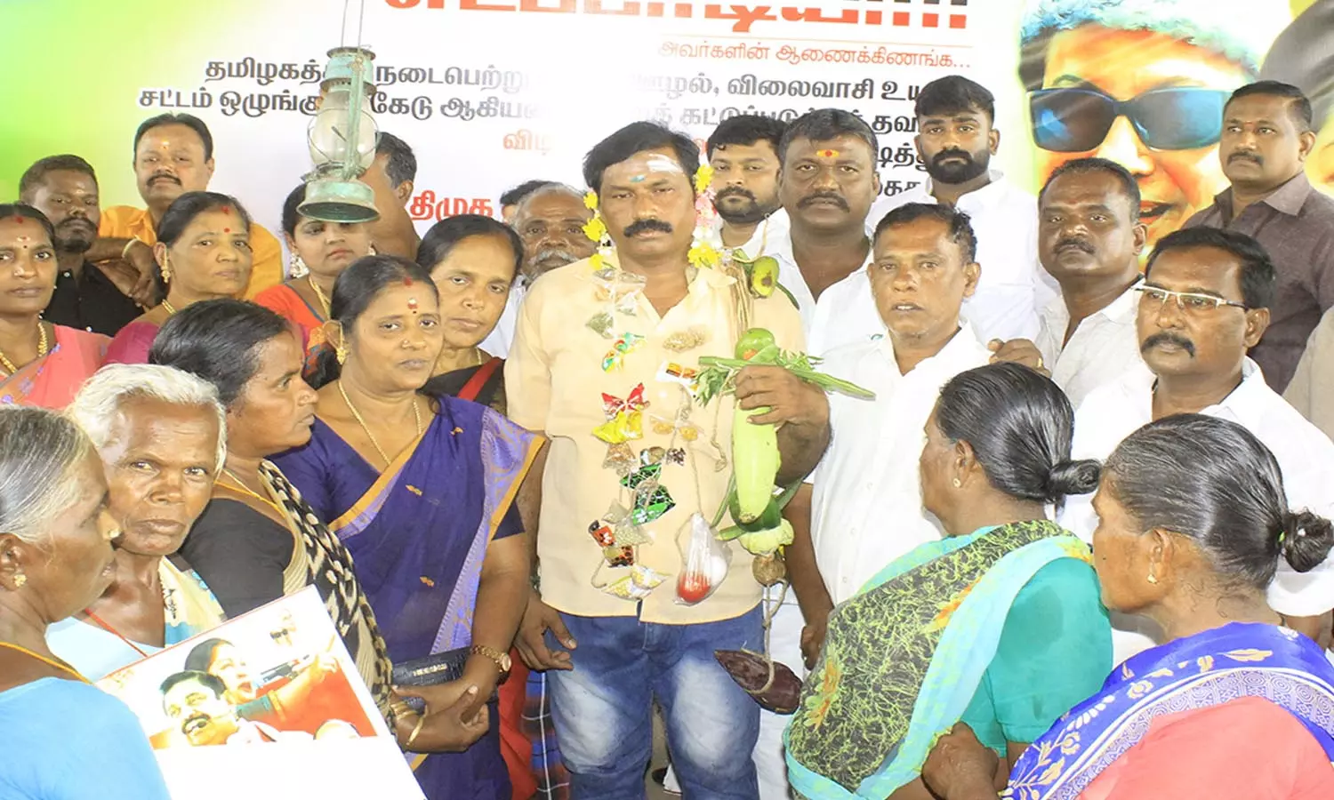 செந்தில் பாலாஜியை பதவி நீக்கம் செய்யக்கோரி நெல்லையில் அ.தி.மு.க.வினர் கண்டன ஆர்ப்பாட்டம் செந்தில் பாலாஜியை பதவி நீக்கம் செய்யக்கோரி நெல்லையில் அ.தி.மு.க.வினர் கண்டன ஆர்ப்பாட்டம்