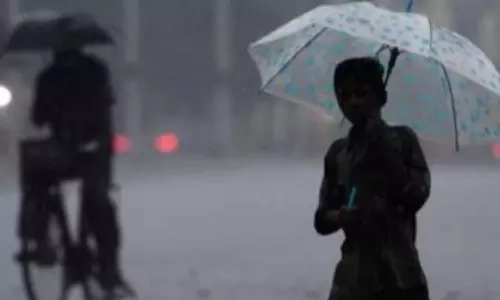 சென்னிமலை, மொடக்குறிச்சியில் திடீரென கொட்டிய மழை