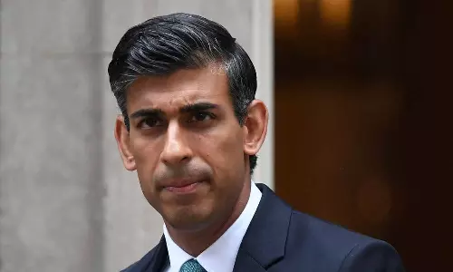 உக்ரைன் புனரமைப்புக்காக 3 பில்லியன் டாலர் வழங்கும் இங்கிலாந்து