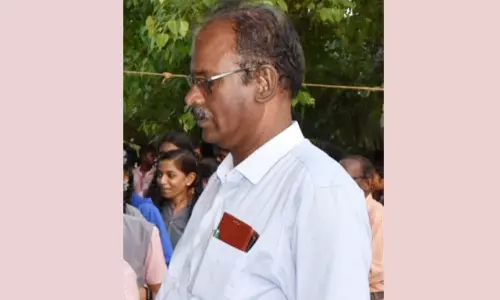 மாணவர்களின் பெற்றோர்களிடம் கட்டாய பணம் வசூல் செய்த தலைமையாசிரியர் சஸ்பெண்ட்