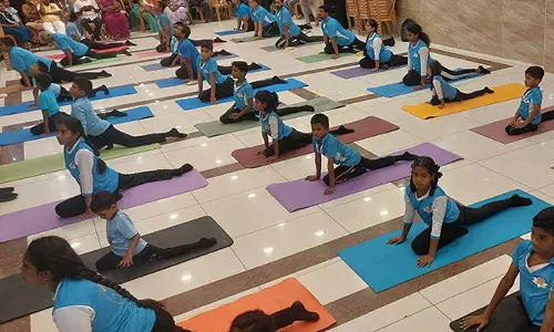 திருவள்ளூரில் 30 நிமிடத்தில் 108 யோகாசனம் செய்து சாதனை