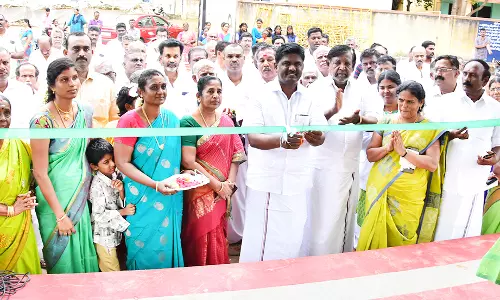 புதிய கலையரங்கத்தை செந்தில்நாதன் எம்.எல்.ஏ. திறந்து வைத்தார்