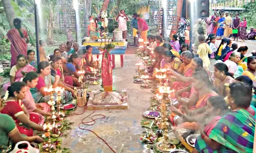 திருவிளக்கு பூஜை