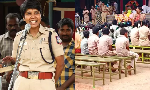 எம்.ஜி.ஆர். பாடலை பாடி பள்ளி மாணவர்களுக்கு அறிவுரை கூறிய பெண் டி.எஸ்.பி.