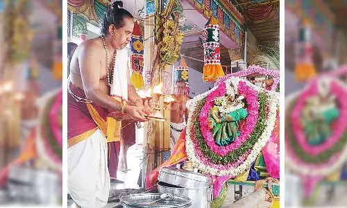 ஆறுமுகநேரி சிவன் கோவிலில் திருஞானசம்பந்தருக்கு அம்பாள் ஞானப்பால் வழங்கும் நிகழ்ச்சி